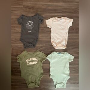 Assorted Baby Bodysuits Set - Gray, Cream, Green size 3/6M
